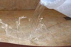沙河漏水维修 免砸砖防水材料该如何施工